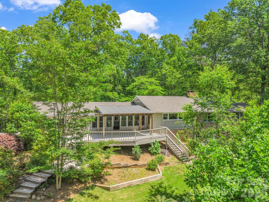 7 Hearthstone Lane, Landrum, SC 29356