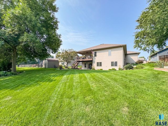 216 E Tabor Ct Court, Brandon, SD 57005
