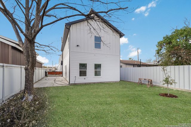 153 Stribling, San Antonio, TX 78204