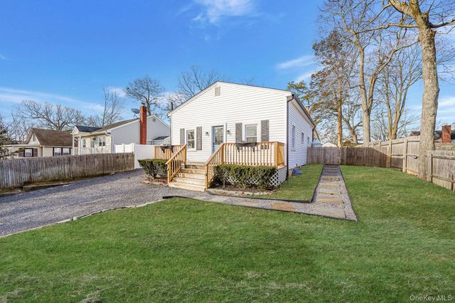 78 Adirondack Drive, Selden, NY 11784