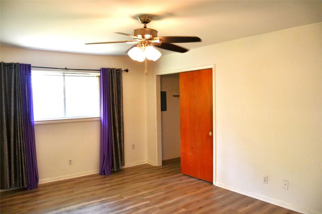 101 Summit Drive, Conroe, TX 77303