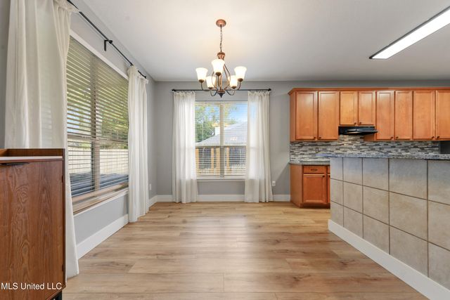 55 Lakeview Drive, Ocean Springs, MS 39564