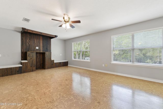 55 Lakeview Drive, Ocean Springs, MS 39564