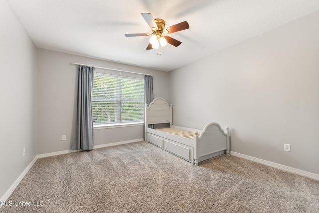 55 Lakeview Drive, Ocean Springs, MS 39564