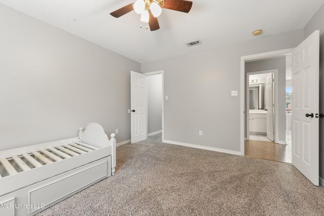 55 Lakeview Drive, Ocean Springs, MS 39564