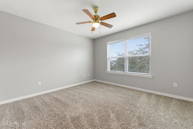 55 Lakeview Drive, Ocean Springs, MS 39564