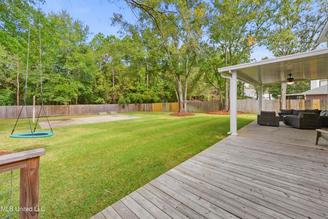 55 Lakeview Drive, Ocean Springs, MS 39564