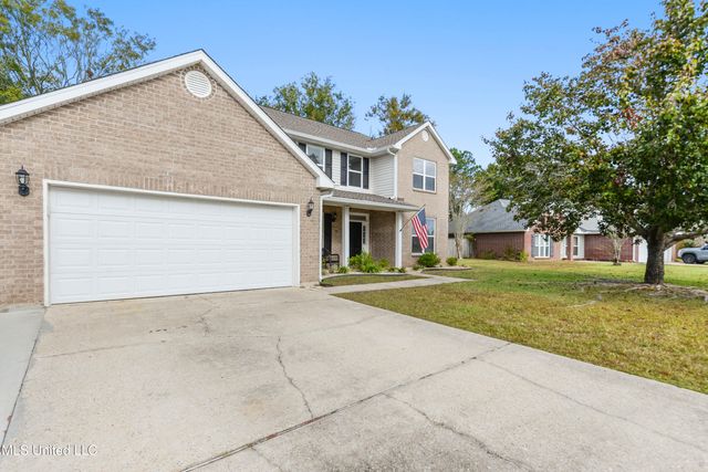 55 Lakeview Drive, Ocean Springs, MS 39564