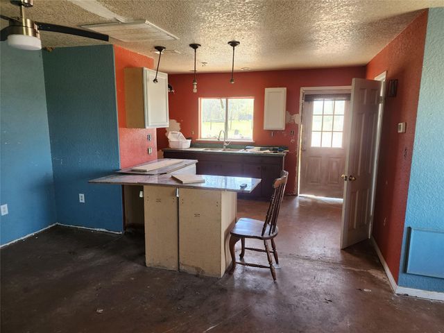 1118 County Road 47, Angleton, TX 77515