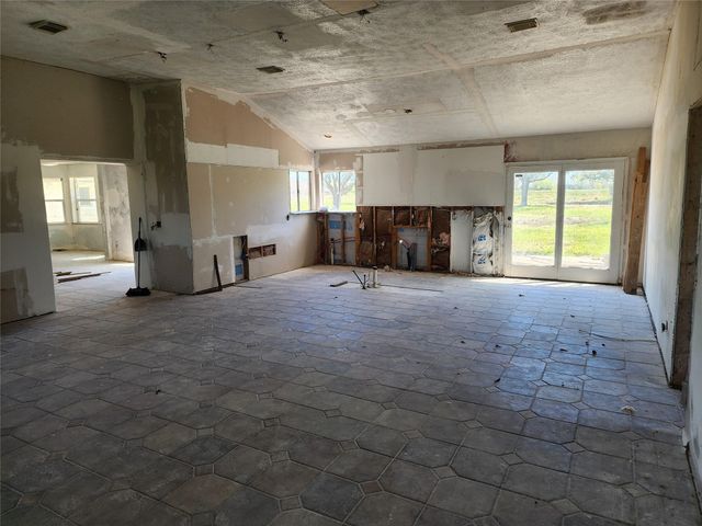 1118 County Road 47, Angleton, TX 77515