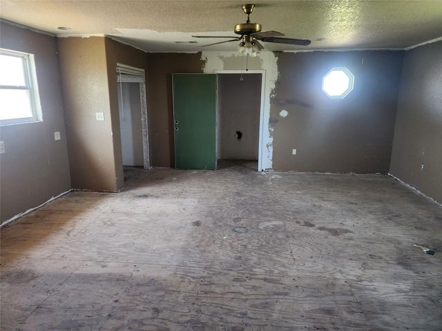 1118 County Road 47, Angleton, TX 77515