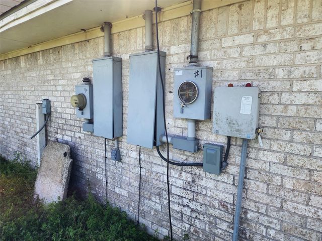 1118 County Road 47, Angleton, TX 77515