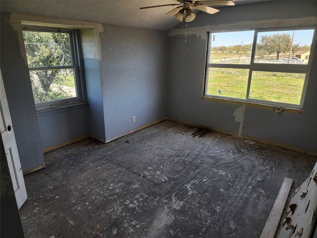 1118 County Road 47, Angleton, TX 77515
