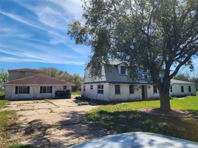 1118 County Road 47, Angleton, TX 77515
