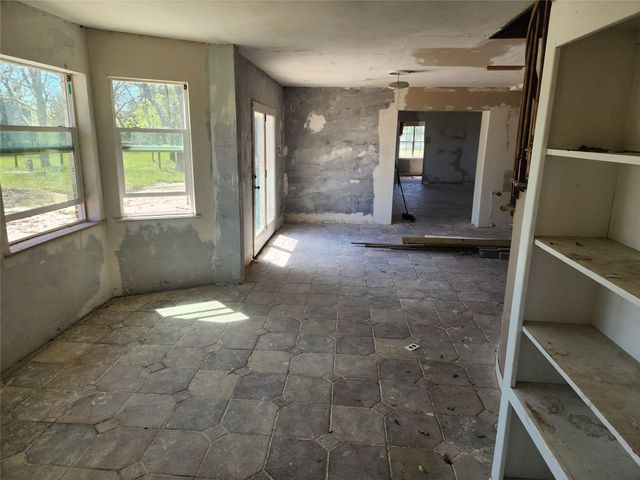 1118 County Road 47, Angleton, TX 77515