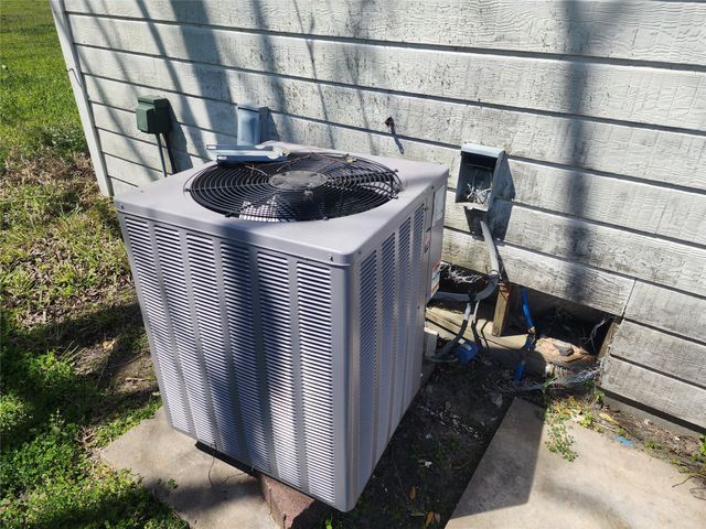 1118 County Road 47, Angleton, TX 77515