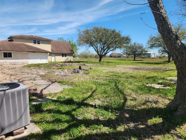 1118 County Road 47, Angleton, TX 77515