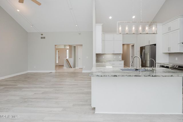 14780 Prairie Lake Drive, Perrysburg, OH 43551