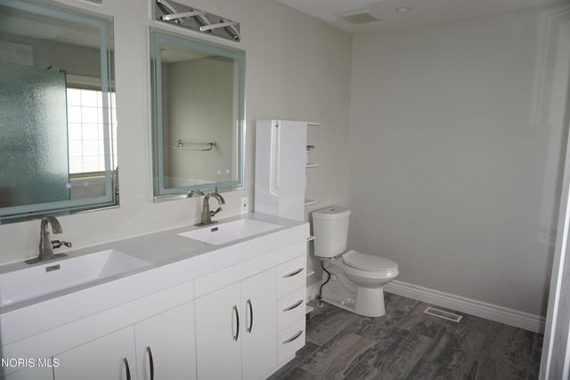 14780 Prairie Lake Drive, Perrysburg, OH 43551