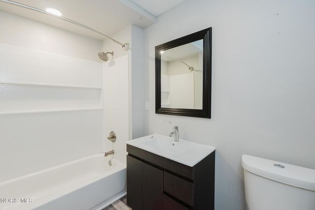 14780 Prairie Lake Drive, Perrysburg, OH 43551