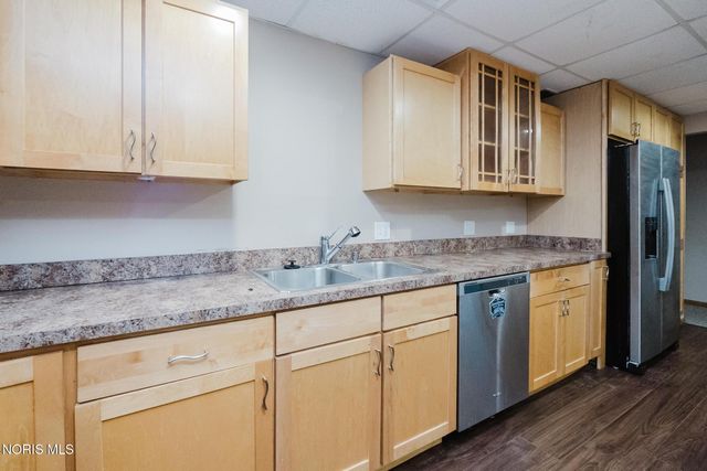 14780 Prairie Lake Drive, Perrysburg, OH 43551