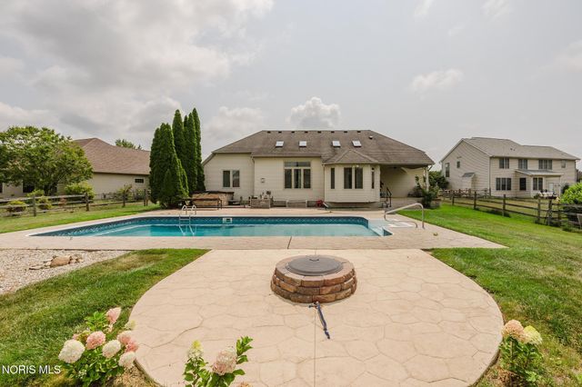 14780 Prairie Lake Drive, Perrysburg, OH 43551
