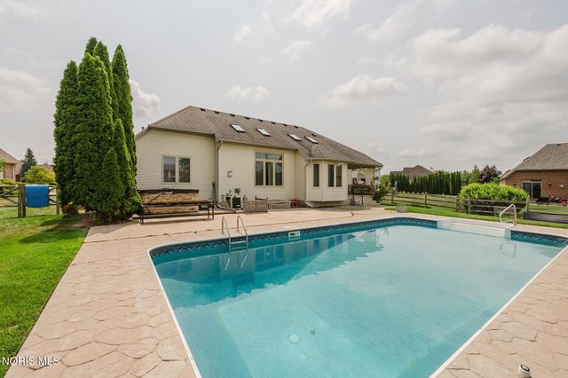 14780 Prairie Lake Drive, Perrysburg, OH 43551