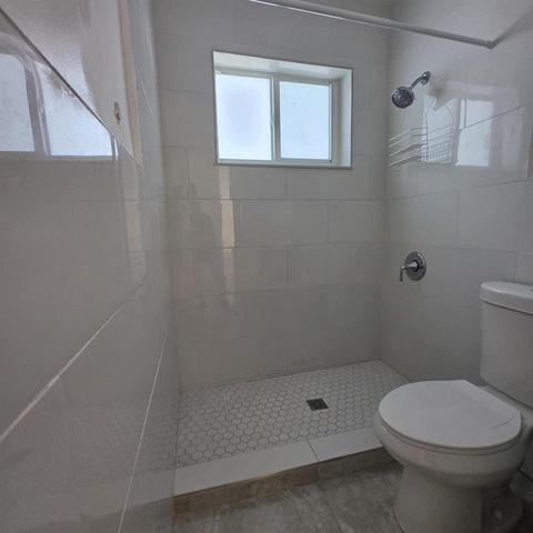 181 NE 168th Street 2, North Miami Beach, FL 33162