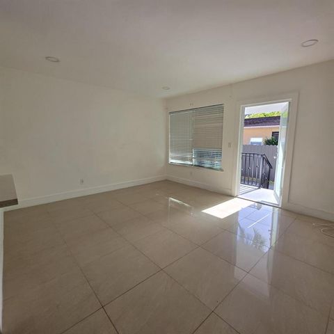 181 NE 168th Street 2, North Miami Beach, FL 33162