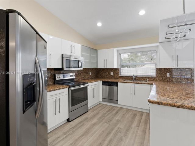 1124 NW 130th Ter 1124, Sunrise, FL 33323