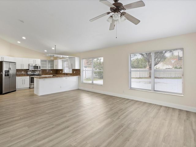 1124 NW 130th Ter 1124, Sunrise, FL 33323