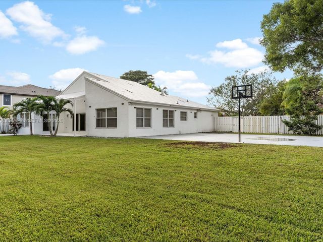 1124 NW 130th Ter 1124, Sunrise, FL 33323