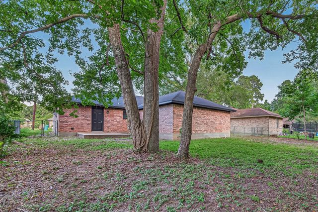 106 Little Bill Lane, Willis, TX 77378