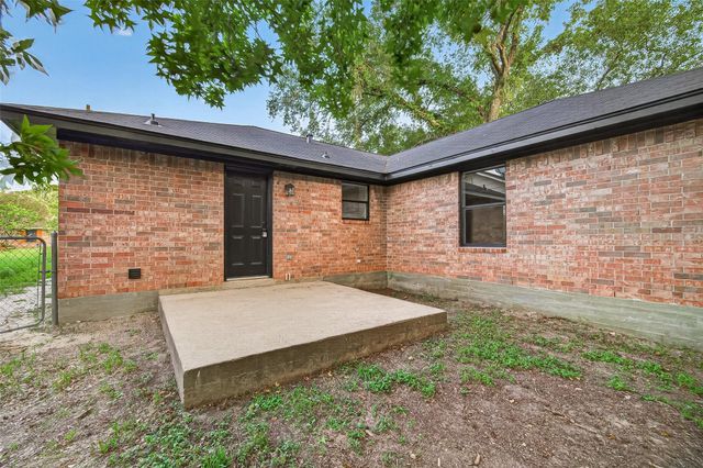 106 Little Bill Lane, Willis, TX 77378
