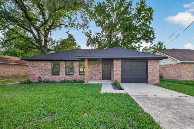 106 Little Bill Lane, Willis, TX 77378