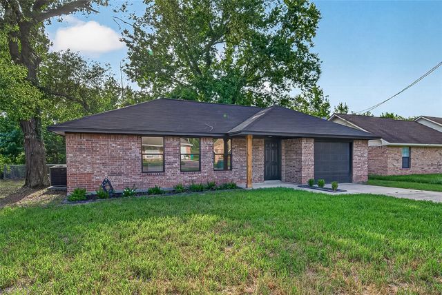 106 Little Bill Lane, Willis, TX 77378