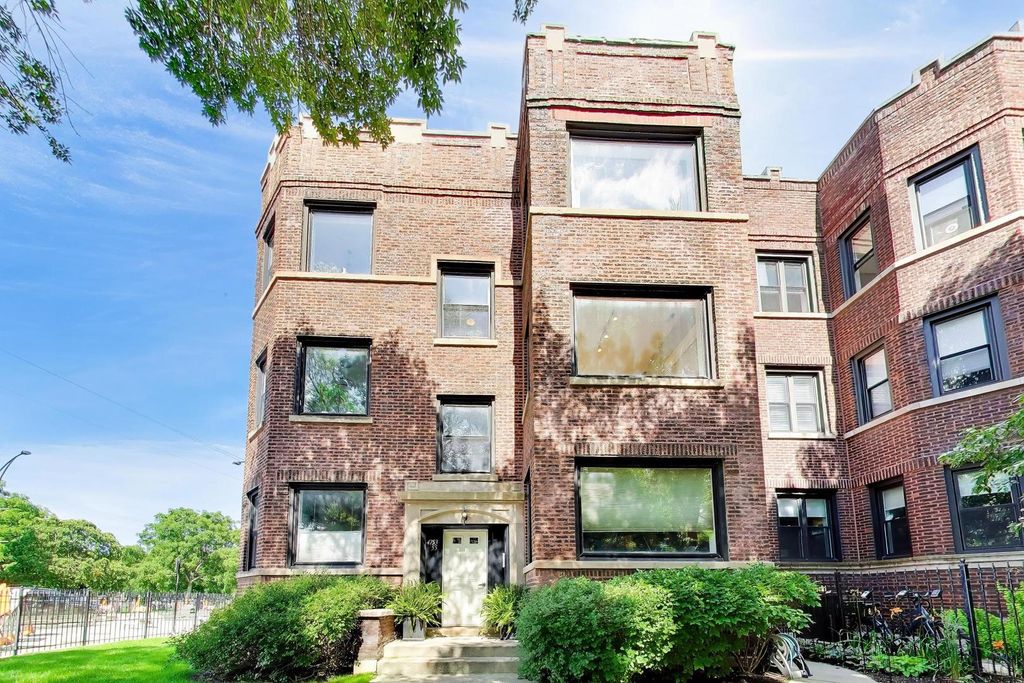 4753 N Beacon Street 2, Chicago, IL 60640