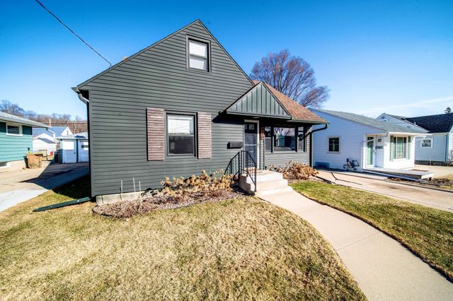 930 13th Avenue NE, Rochester, MN 55906