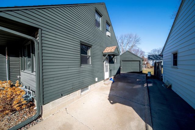 930 13th Avenue NE, Rochester, MN 55906