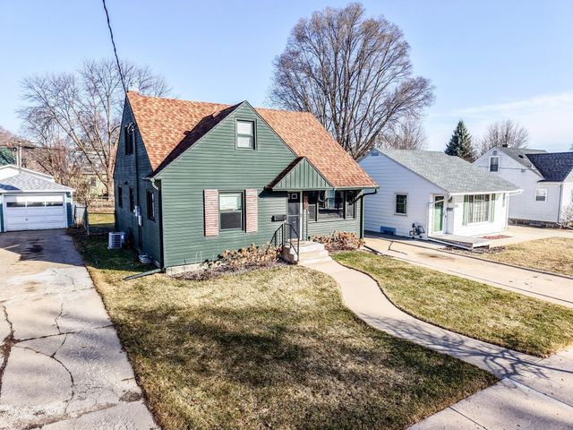 930 13th Avenue NE, Rochester, MN 55906