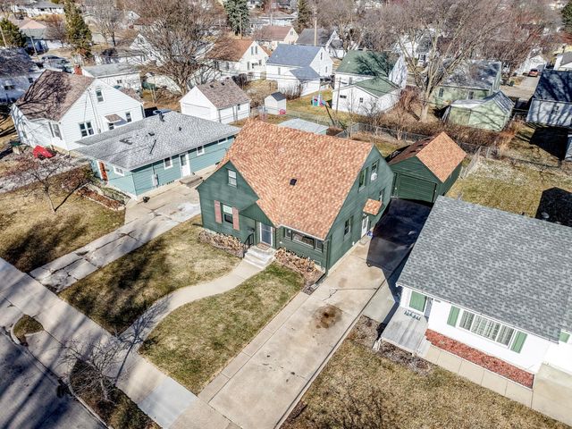 930 13th Avenue NE, Rochester, MN 55906