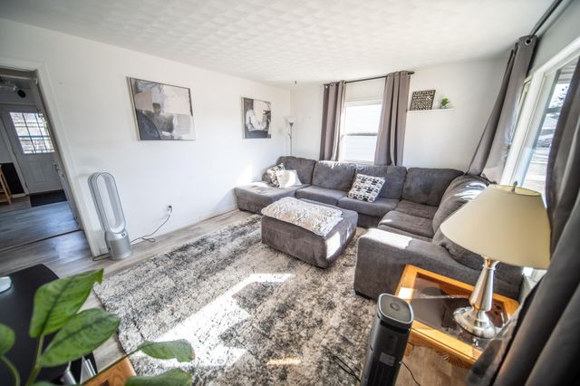 930 13th Avenue NE, Rochester, MN 55906