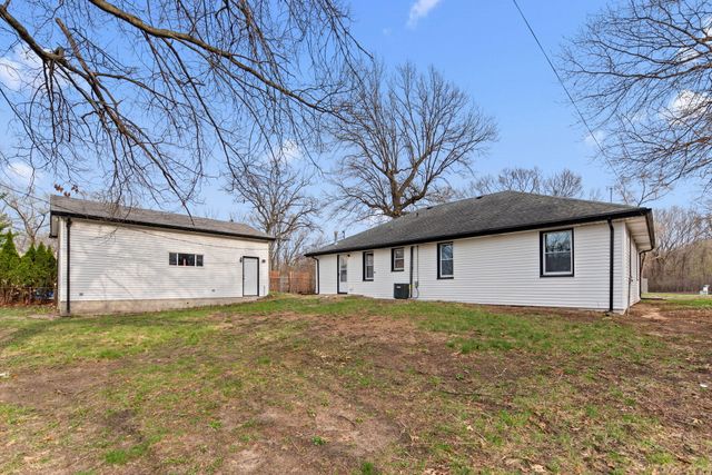 208 E Avenue A, Griffith, IN 46319