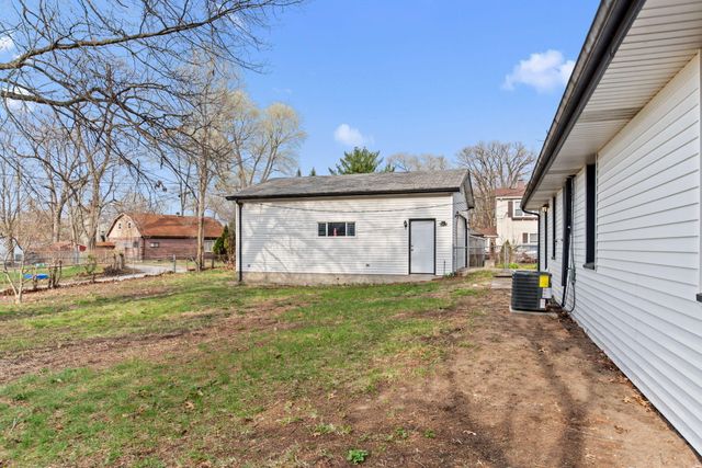 208 E Avenue A, Griffith, IN 46319