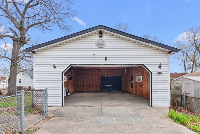 208 E Avenue A, Griffith, IN 46319