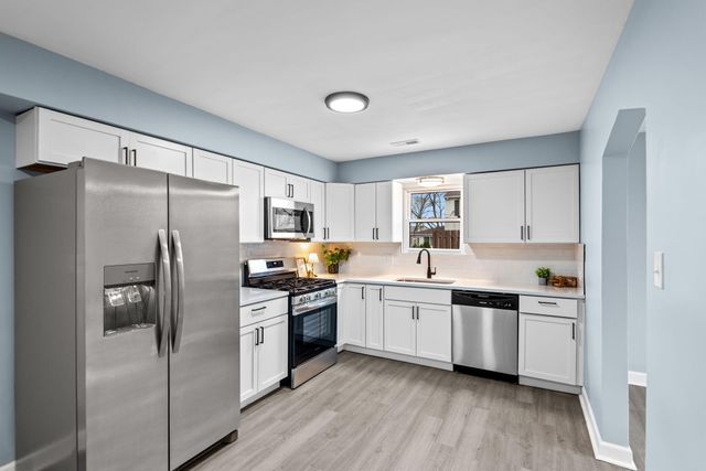 208 E Avenue A, Griffith, IN 46319