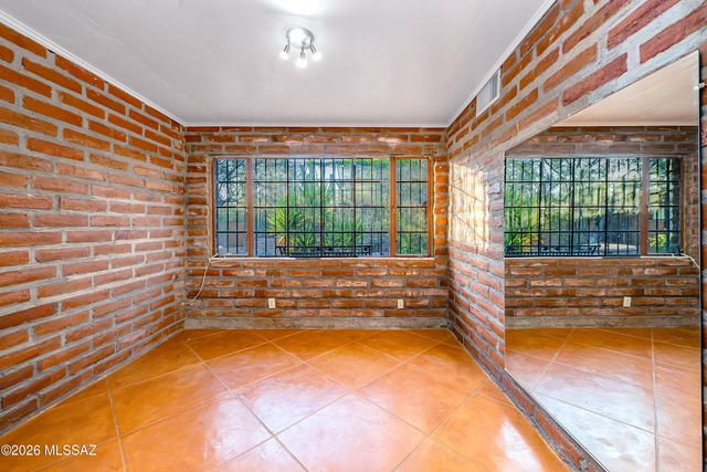 8851 N Loeffler Lane, Tucson, AZ 85742