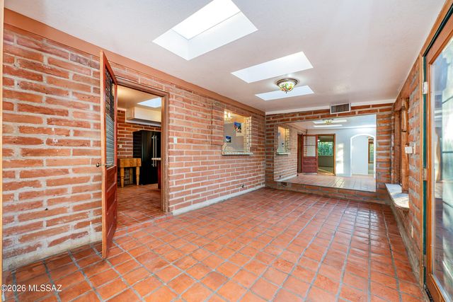 8851 N Loeffler Lane, Tucson, AZ 85742