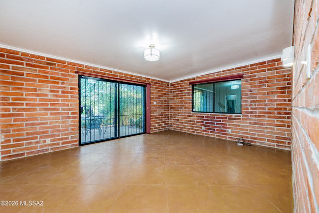 8851 N Loeffler Lane, Tucson, AZ 85742