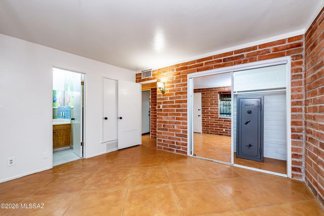 8851 N Loeffler Lane, Tucson, AZ 85742